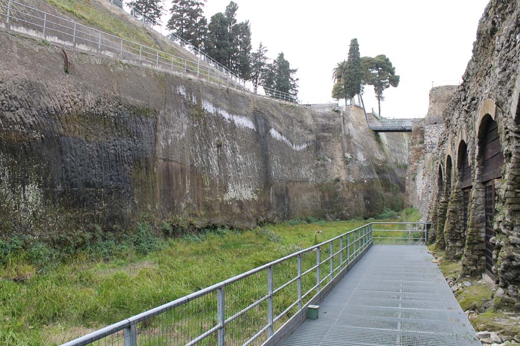Herculaneum, Beachfront, March 2014. Looking west along the boathouses on the beachfront.
Foto Annette Haug, ERC Grant 681269 DÉCOR